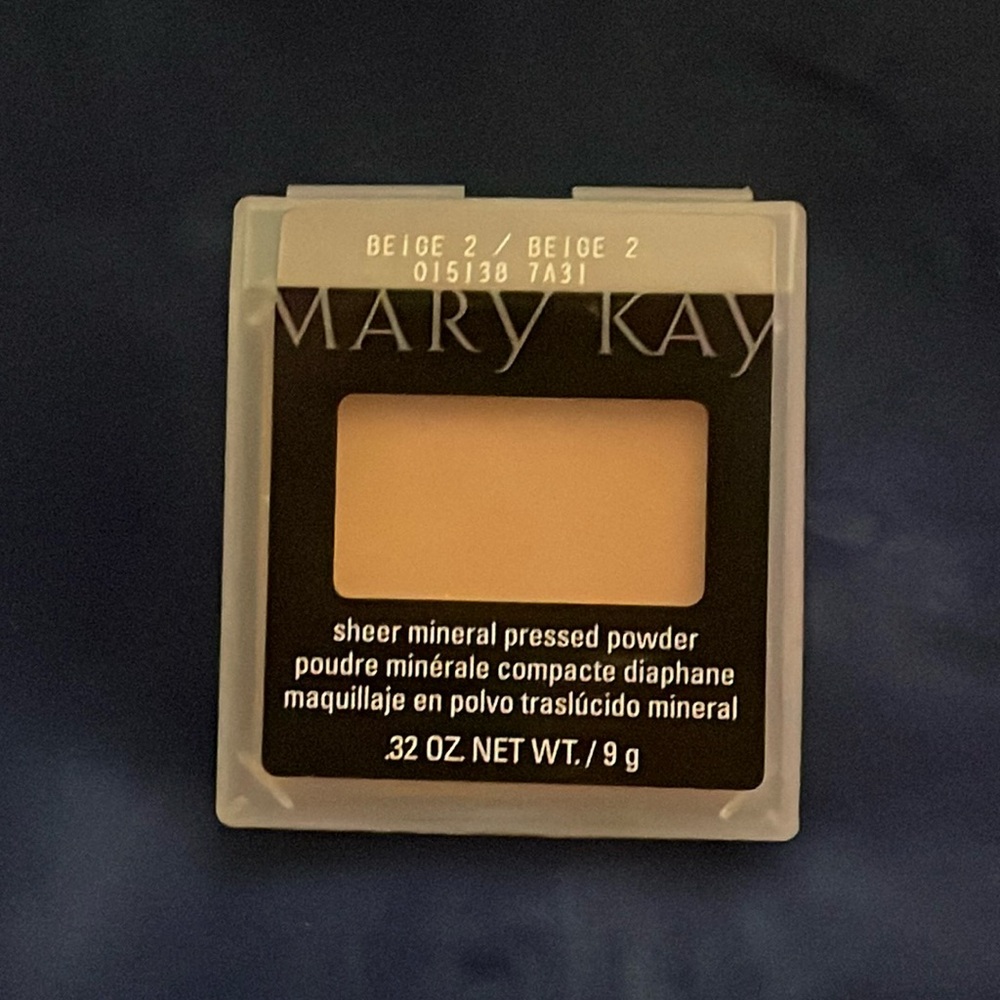 Beige 2
Sheer Mineral Pressed Powder 
Mary Kay
.32oz.